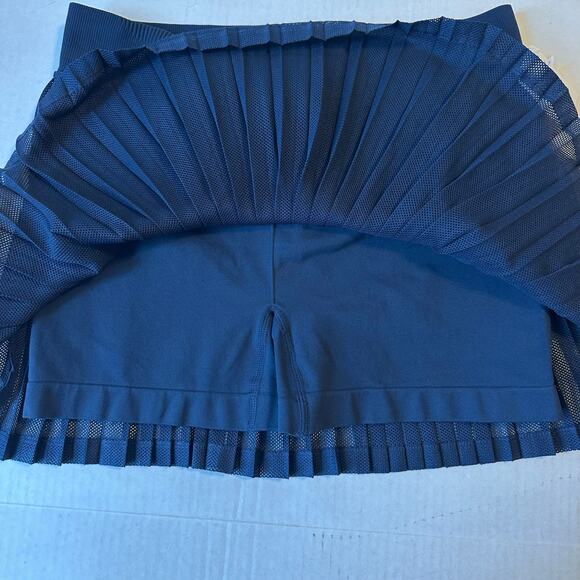 NEW Free People‎ Movement Rally Ruffle Pleated Skort Sz M/L - Picture 6 of 8